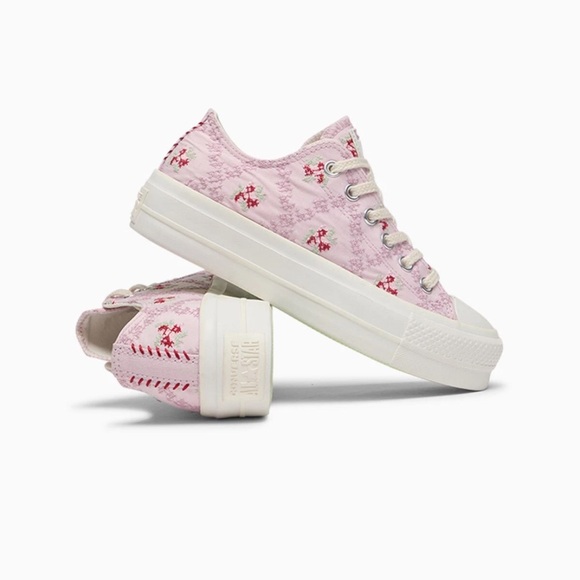 Converse Shoes - Converse Chuck Taylor All Star Lift Rose Cross Stitch Platform Sneaker | 9 NWOT